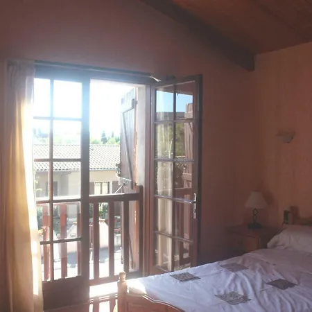 Maison - *