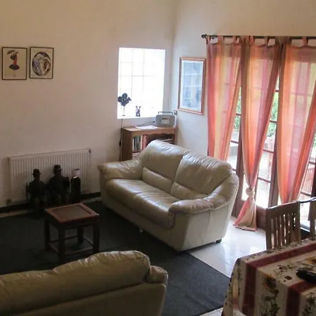Maison - *